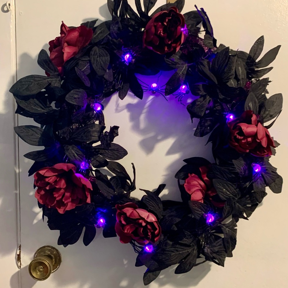 Handmade Halloween spider wreath (BATTERIES AND BAG INCLUDED! Ready to hang!)